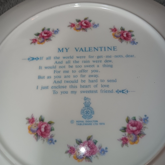 Vintage 1976 & 1977 Royal Doulton Valentine's Day Collector Plates - Picture 10 of 12